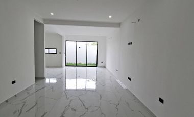 SE VENDE CASA RESIDENCIAL EN FRACCIONAMIENTO PUERTA DE HIERRO