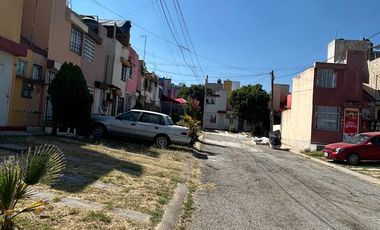 CASA EN VENTA EN LOMAS DE CUAUTITLAN, TEPOJACO