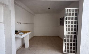 CASA EN VENTA A 8 MINUTOS DEL PARQUE DE LA ERMITA Y A UNOS PASOS DE CIRCUITO COLONIAS