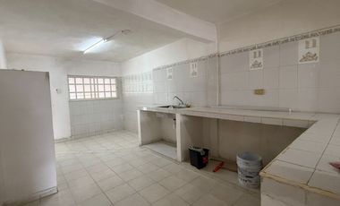 CASA EN VENTA A 8 MINUTOS DEL PARQUE DE LA ERMITA Y A UNOS PASOS DE CIRCUITO COLONIAS