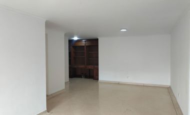 Apartamento en arriendo en Jardines, Envigado