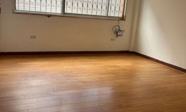 Venta amplio Departamento Zona Comercial Norte de Quito