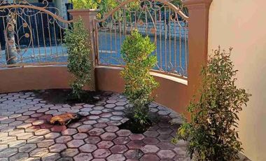 Rumah disewakan bisa untuk kantor