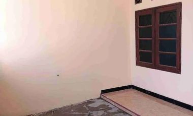 Rumah disewakan bisa untuk kantor