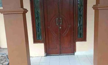 Rumah disewakan bisa untuk kantor