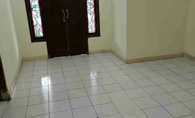 Rumah disewakan bisa untuk kantor