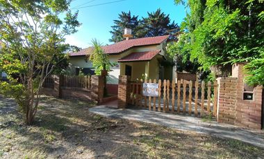 AMPLIO CHALET INDEPENDIENTE EN VENTA - EXCELENTE ZONA