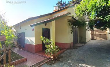 AMPLIO CHALET INDEPENDIENTE EN VENTA - EXCELENTE ZONA