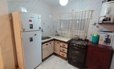 AMPLIO CHALET INDEPENDIENTE EN VENTA - EXCELENTE ZONA