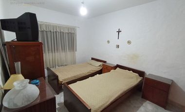 AMPLIO CHALET INDEPENDIENTE EN VENTA - EXCELENTE ZONA