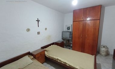 AMPLIO CHALET INDEPENDIENTE EN VENTA - EXCELENTE ZONA