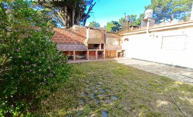 AMPLIO CHALET INDEPENDIENTE EN VENTA - EXCELENTE ZONA