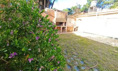 AMPLIO CHALET INDEPENDIENTE EN VENTA - EXCELENTE ZONA