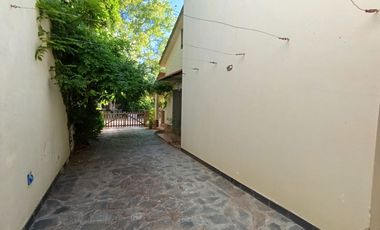 AMPLIO CHALET INDEPENDIENTE EN VENTA - EXCELENTE ZONA