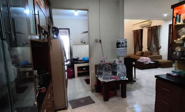 Quick Sale – Classic Home on a Large Lot, Steps Away from Permata Hospital Property