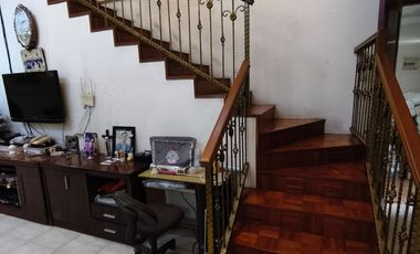 Quick Sale – Classic Home on a Large Lot, Steps Away from Permata Hospital Property