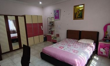 Quick Sale – Classic Home on a Large Lot, Steps Away from Permata Hospital Property