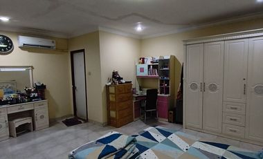 Quick Sale – Classic Home on a Large Lot, Steps Away from Permata Hospital Property