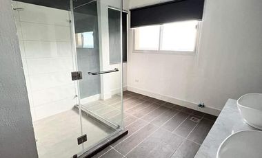 𝐒𝐩𝐚𝐜𝐢𝐨𝐮𝐬 𝟒 𝐁𝐞𝐝𝐫𝐨𝐨𝐦 𝐇𝐨𝐮𝐬𝐞 𝐚𝐧𝐝 𝐋𝐨𝐭  𝐟𝐨𝐫 𝐑𝐞𝐧𝐭 𝐢𝐧 𝐓𝐚𝐥𝐢𝐬𝐚𝐲 𝐰𝐢𝐭𝐡 𝐚 𝐌𝐢𝐥𝐥𝐢𝐨𝐧 𝐃𝐨𝐥𝐚𝐫 𝐕𝐢𝐞𝐰