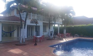 CASA CAMPESTRE PARA 20 PERSONAS EN VILLAVICENCIO-META