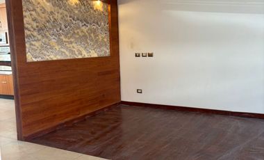 BRITANIA LA CALERA RENTA CASA 3 NIVELES DE 320M2