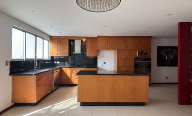 BRITANIA LA CALERA RENTA CASA 3 NIVELES DE 320M2