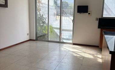 BRITANIA LA CALERA RENTA CASA 3 NIVELES DE 320M2
