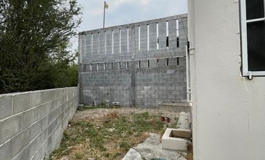 Casa en Venta en Villas de Alcalá, Ciénega de Flores 2 pisos, Perfecta para matrimonios jóvenes, inversión o proyecto de quinta