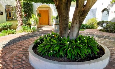 CASA EN VENTA VALLE REAL CON ALBERCA Y MUCHO JARDÍN