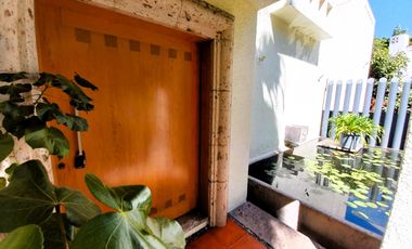 CASA EN VENTA VALLE REAL CON ALBERCA Y MUCHO JARDÍN