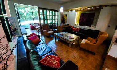 CASA EN VENTA VALLE REAL CON ALBERCA Y MUCHO JARDÍN