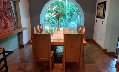 CASA EN VENTA VALLE REAL CON ALBERCA Y MUCHO JARDÍN