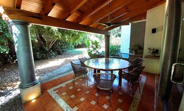 CASA EN VENTA VALLE REAL CON ALBERCA Y MUCHO JARDÍN