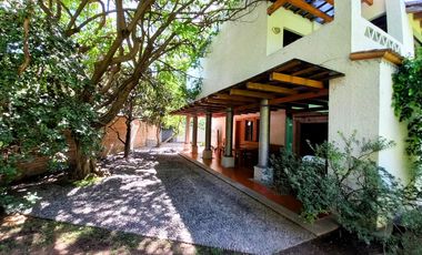 CASA EN VENTA VALLE REAL CON ALBERCA Y MUCHO JARDÍN