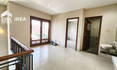 DIJUAL RUMAH MEWAH 2 LANTAI DI SOLO BARU DEKAT THE PARK MALL DAN PAKUWON MALL