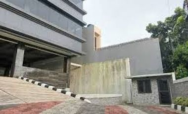 Gedung Bertingkat 8 Lantai Di Lokasi Strategis