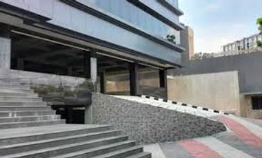 Gedung Bertingkat 8 Lantai Di Lokasi Strategis