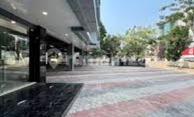 Gedung Bertingkat 8 Lantai Di Lokasi Strategis