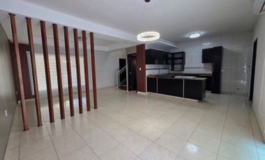 Casa en Venta con excelente ubicación, a unos minutos de Plaza El Dorado