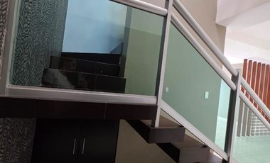 Casa en Venta con excelente ubicación, a unos minutos de Plaza El Dorado