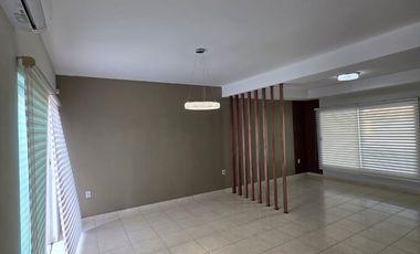 Casa en Venta con excelente ubicación, a unos minutos de Plaza El Dorado