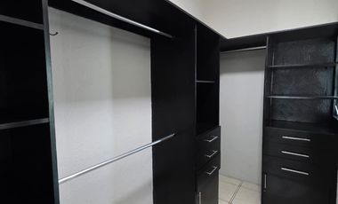 Casa en Venta con excelente ubicación, a unos minutos de Plaza El Dorado