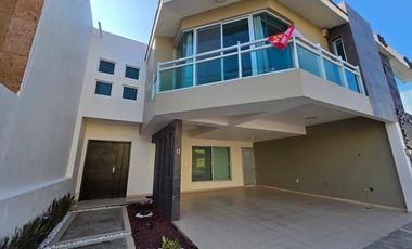 Casa en Venta con excelente ubicación, a unos minutos de Plaza El Dorado