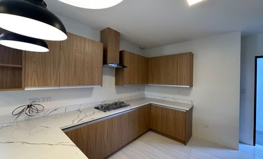 3 BR House and Lot For Sale near Clark