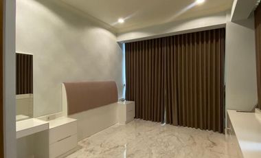 Disewa Apartment Botanica Simprug uk 288m2 3+1BR Pool view at Jakarta Selatan