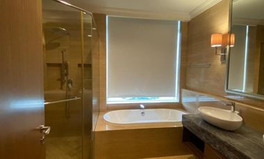 Disewa Apartment Botanica Simprug uk 288m2 3+1BR Pool view at Jakarta Selatan