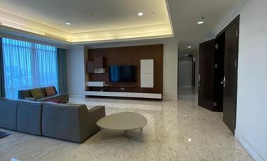 Disewa Apartment Botanica Simprug uk 288m2 3+1BR Pool view at Jakarta Selatan