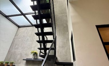 RUMAH ARAYA MALANG KAMPUS BINUS DI JUAL CEPAT BUTUH UANG BU