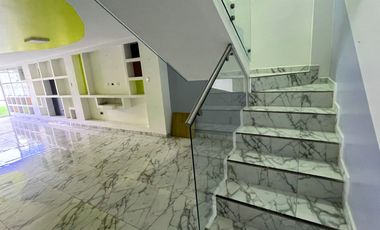 ESPECTACULAR CASA DE VENTA EN BALCÓN DEL NORTE PONCEANO QUITO!! CC EL CONDADO!!