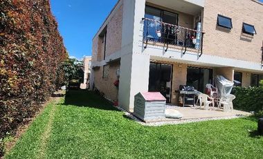 ¡Oportunidad Única! Venta de espectacular casa esquinera en conjunto cerrado, perfecta para vivir con lujo, comodidad y seguridad en un entorno natura